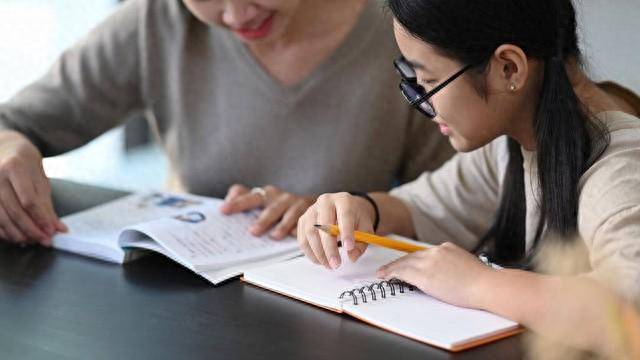 疫情期间机构家教乱象探析，私人家教现象的深度剖析