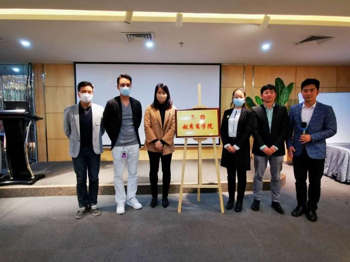 中国疫情回顾与前瞻，开始出现的时刻