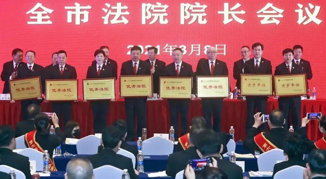 疫情挑战与希望的交汇点，2019年12月回望与前瞻