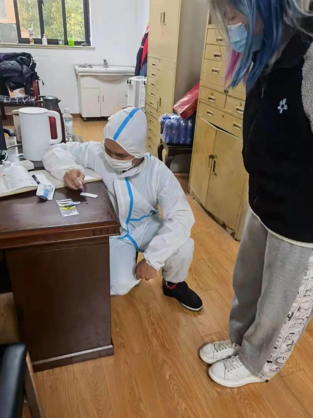 疫情之下的人间温情，感动瞬间与暖心故事