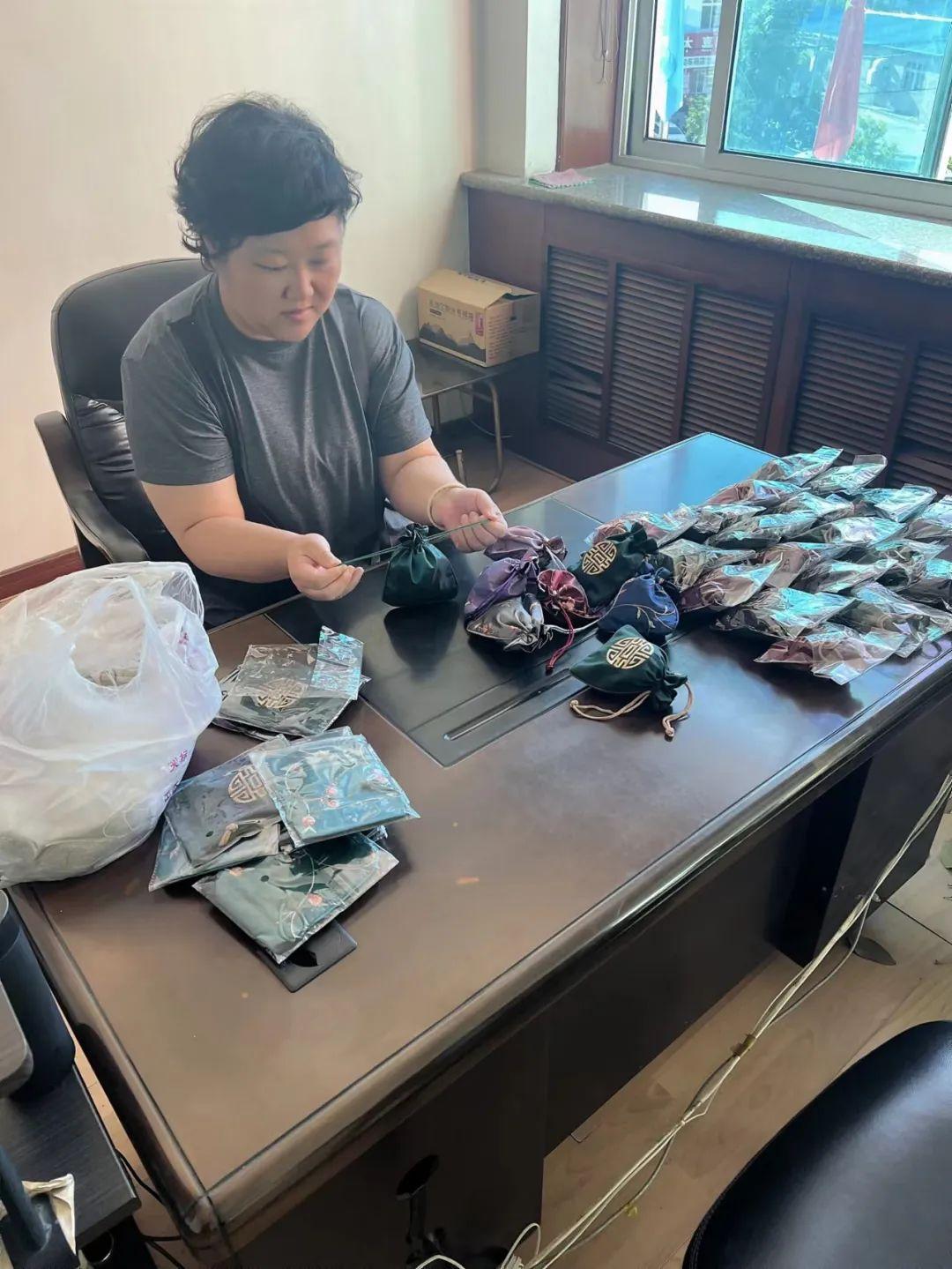 教程辅助“闲逸碰胡开挂神器”(原来确实是有挂)