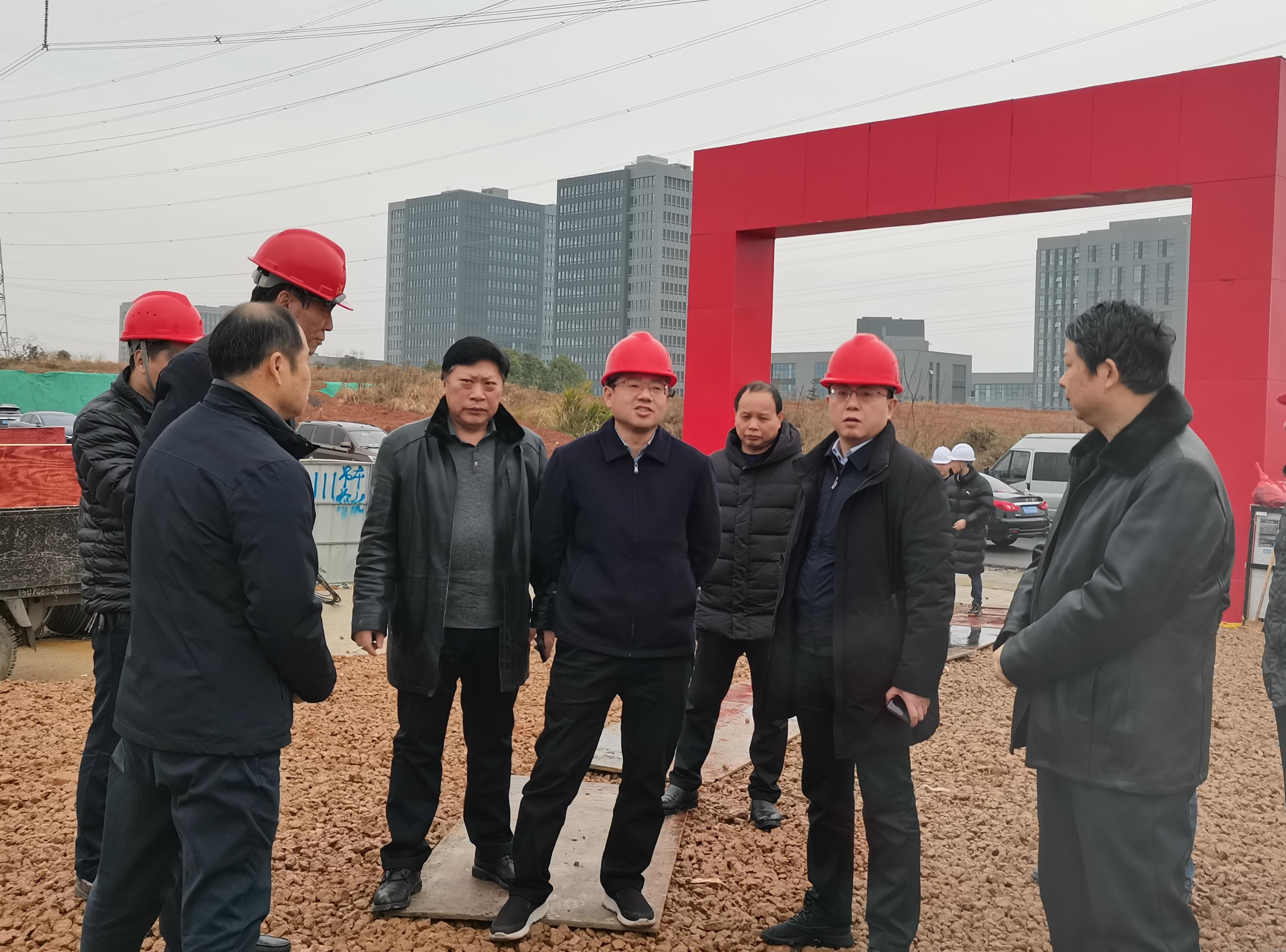 江西省住建厅江新红的领导风采与建设成就概览