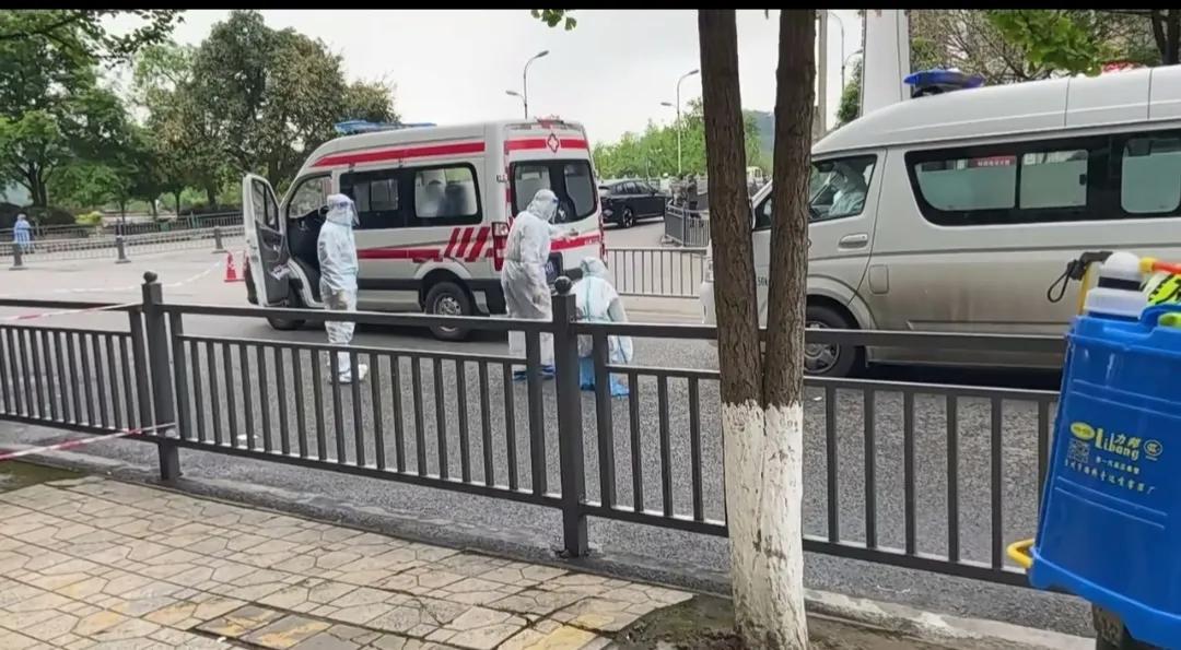 上海重疫情区的挑战与应对策略