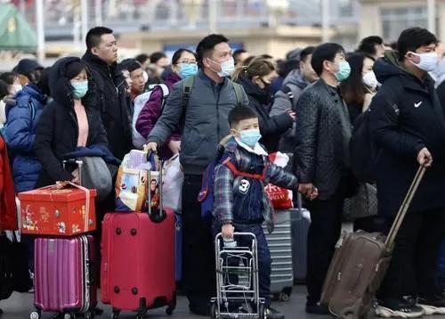 上海疫情中的三大力量，坚守、温情与奉献