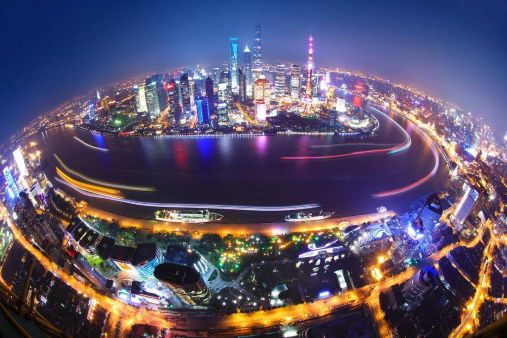 上海新貌，繁华都市的蜕变与活力四溢的发展势头