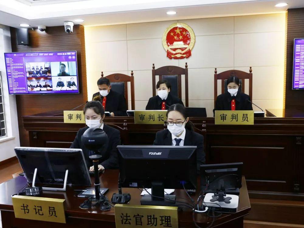 上海疫情新形势下的挑战与应对策略，疫情升级的可能性分析。
