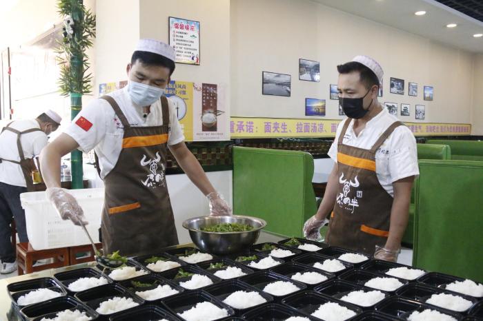 西宁确诊三例病例，疫情之下展现坚定与希望