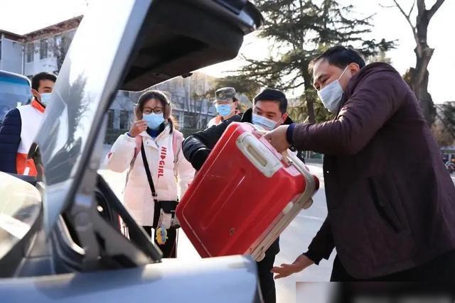 石家庄放假大学生因疫情被困街头（石家庄疫情滞留大学生）